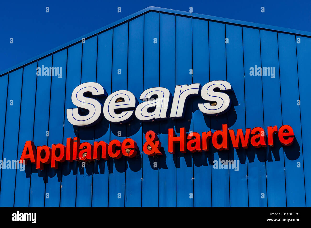 Indianapolis - Circa August 2016: Sears Appliance and Hardware Retail Location. Sears is a Subsidiary of Sears Holdings V Stock Photo