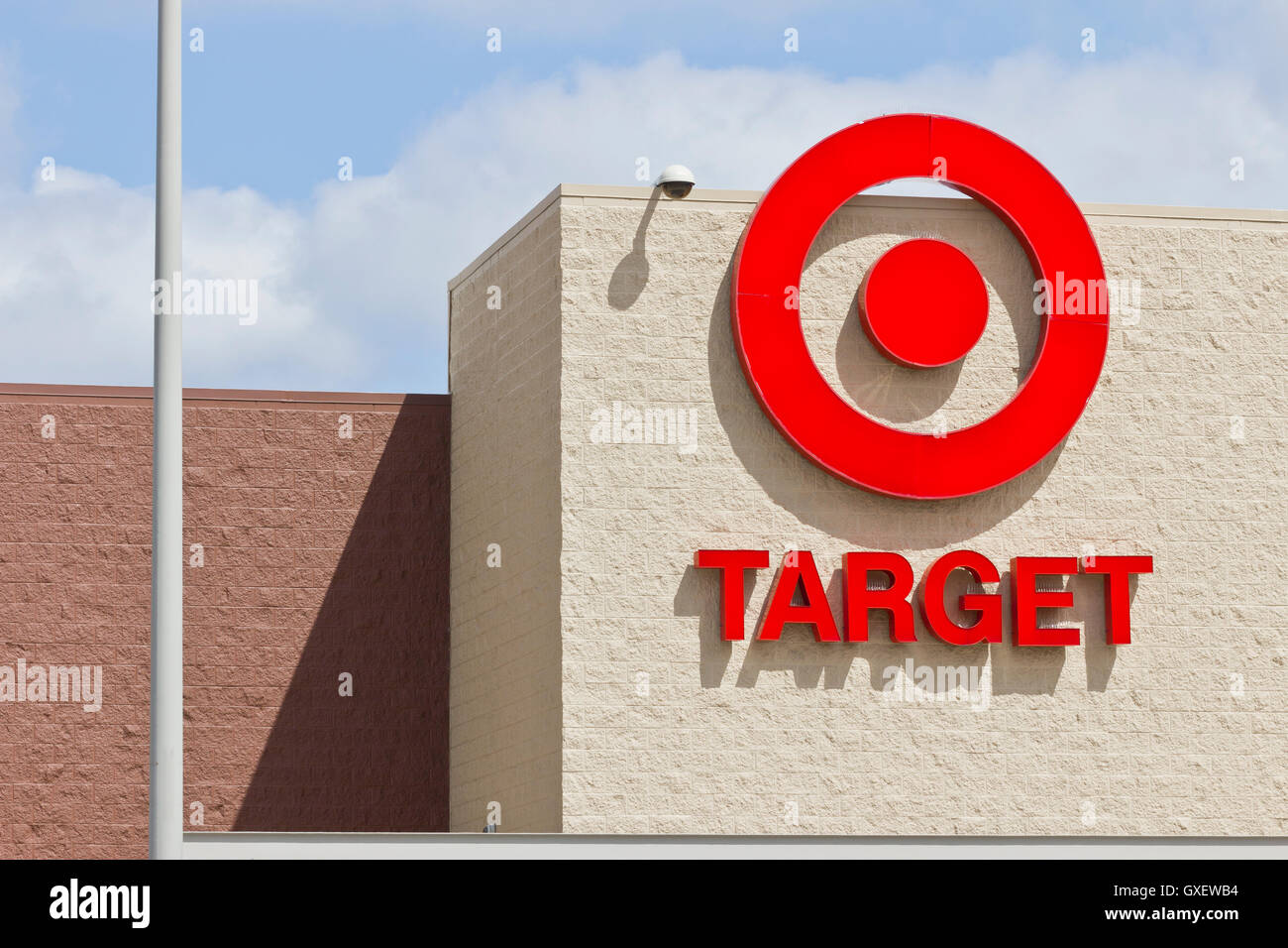Indianapolis - Circa April 2016: Target Retail Store. Target Sells Home Goods, Clothing and Electronics I Stock Photo