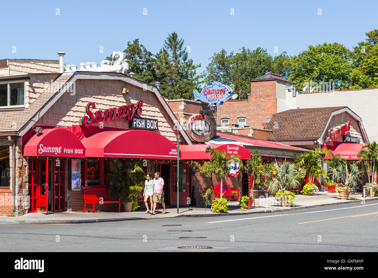 The main entrance to Sammy's Fish Box, a seafood restaurant and Sammy's Fish Market on City Island in the Bronx, New York City. Stock Photo