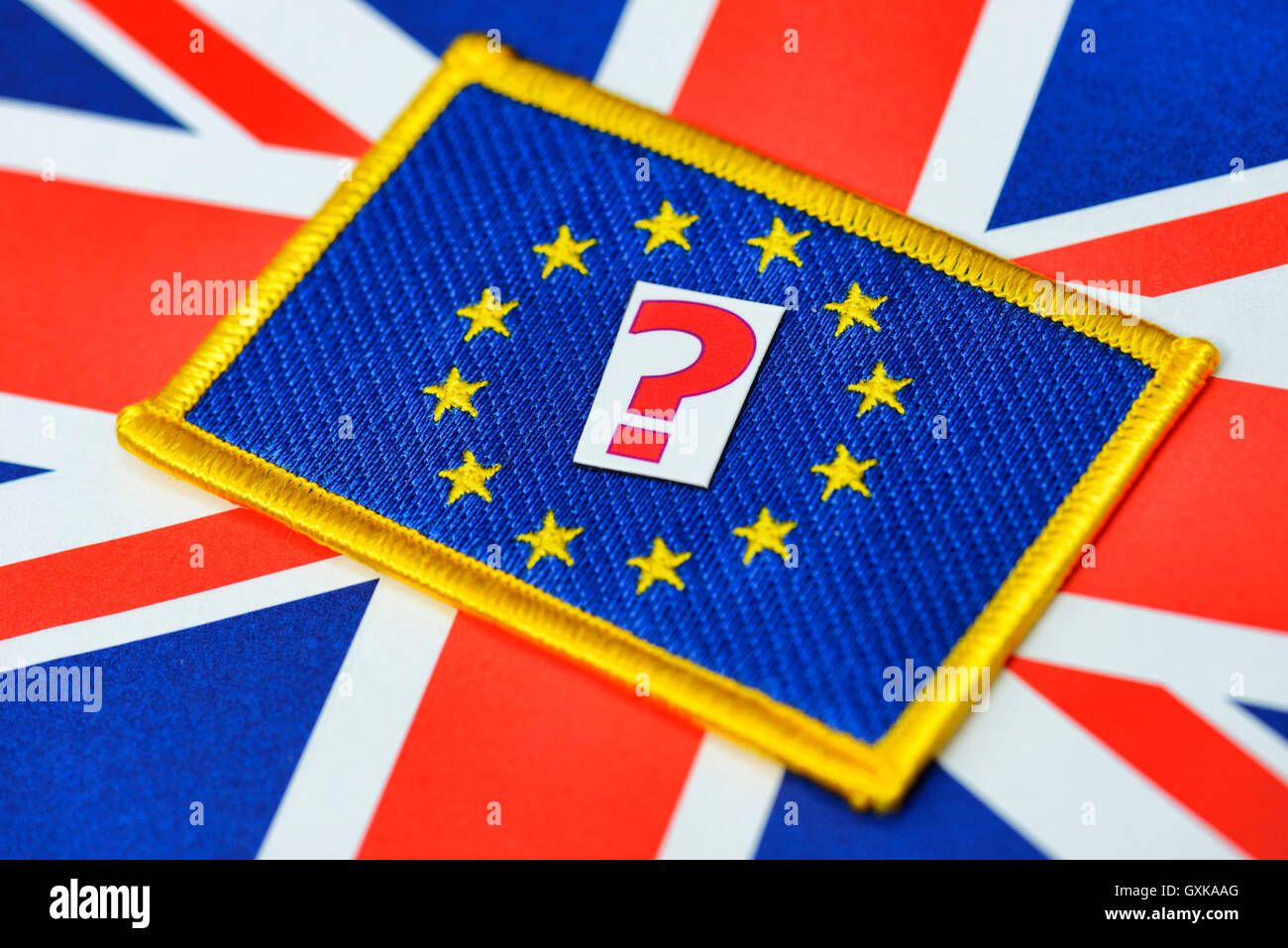 Fahne von EU und GroÃŸbritannien mit Fragezeichen, Symbolfoto EU-Referendum Stock Photo