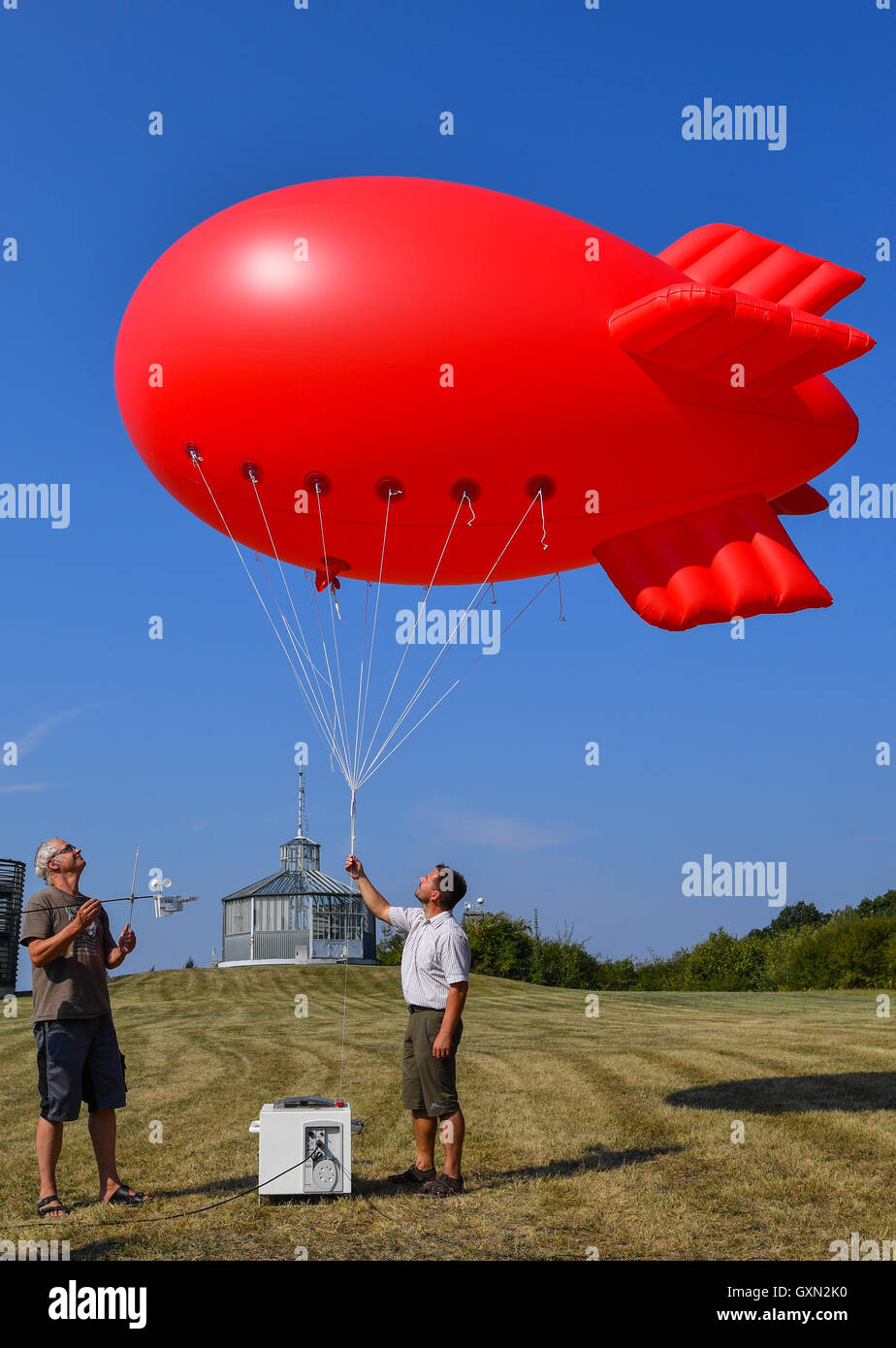 Weather balloon meteorologist hires stock photography and images Alamy