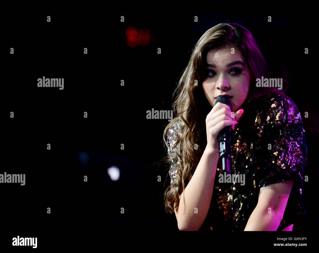 Hailee steinfeld attends hits 97 3 hi-res stock photography and images