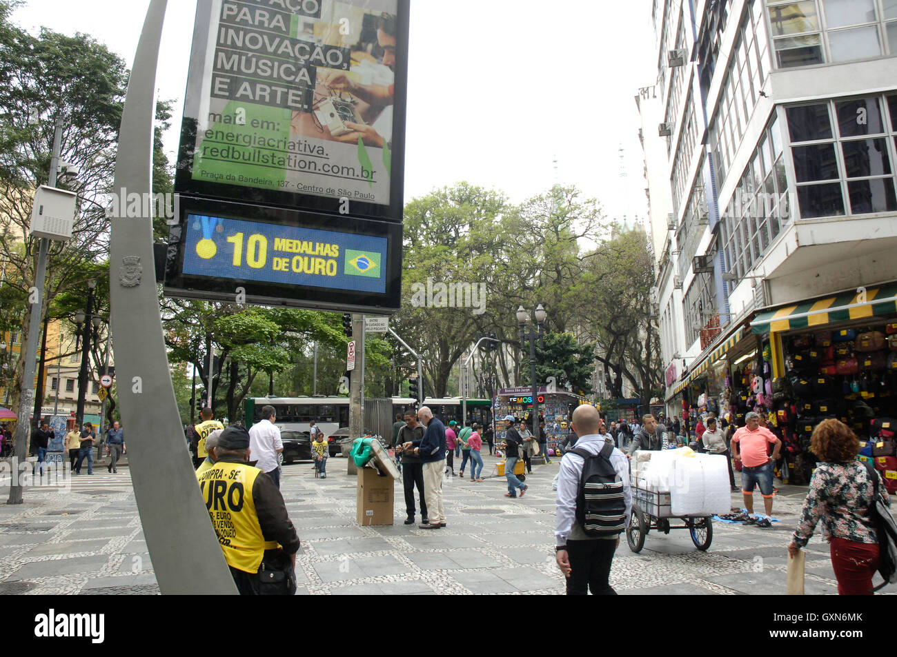 SÃO PAULO, SP - 16.09.2016: WATCHES SHOW CLASSIFICATION OF BRAZIL - The  clocks scattered around the capital to mark the time and temperature, now  they also show the number of medals and