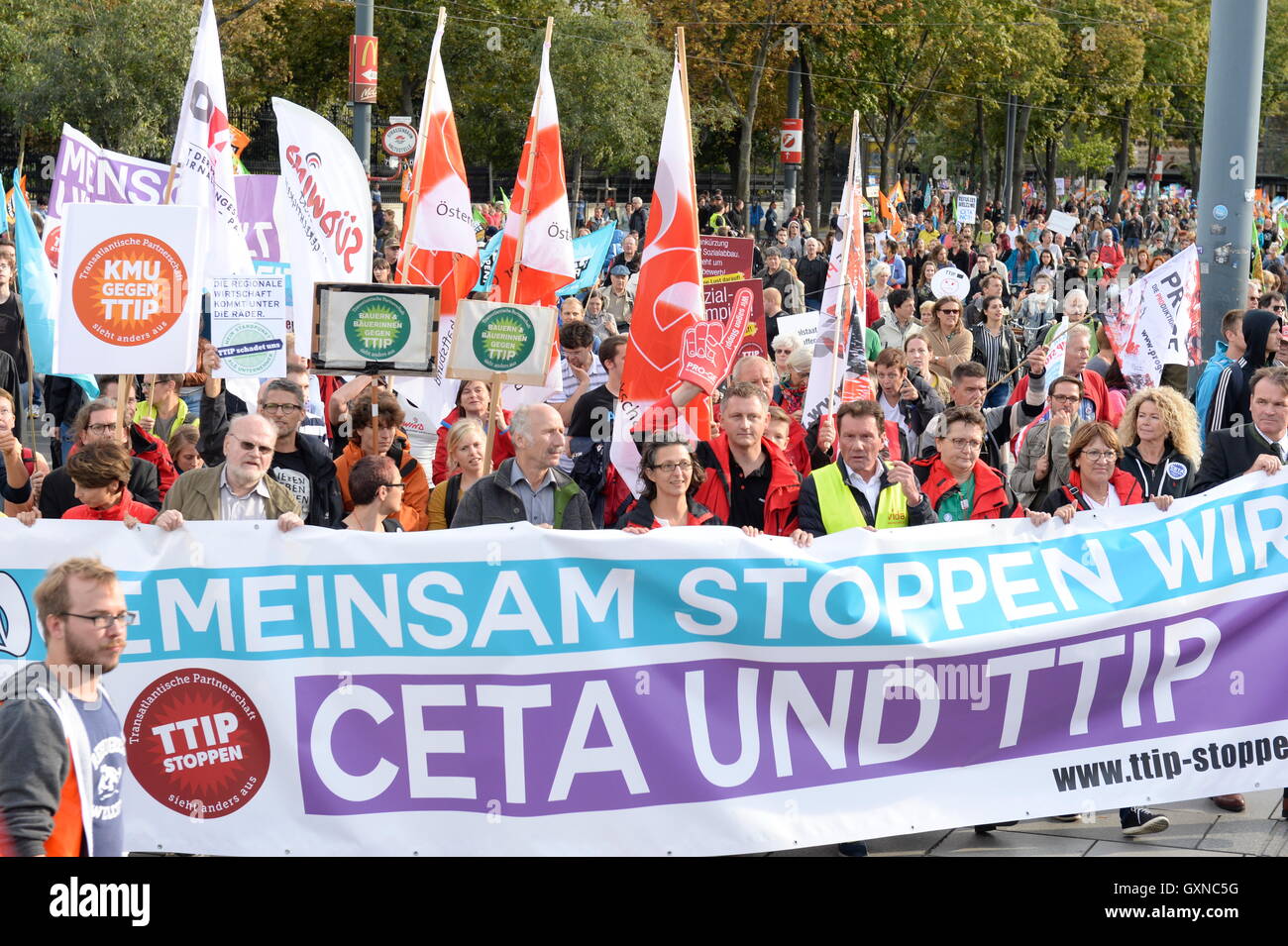 Vienna, Austria. 17th September, 2016. Mass demonstration against the planned trade agreements with Canada and the US, CETA(Comprehensive Economic and Trade Agreement ) and TTIP(Transatlantic Trade and Investment Partnership) in Vienna. An alliance of trade unions, non-governmental organizations and initiatives were in five Austrian and seven German cities on the road. Credit:  Franz Perc/Alamy Live News Stock Photo