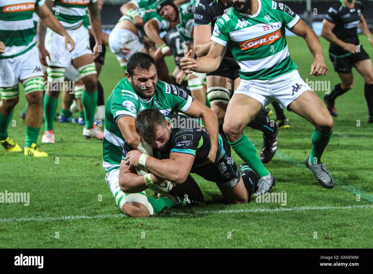 The Liberty Stadium, Swansea, Wales, UK. 17the September 2016. The Ospreys v Benetton Rugby (Treviso) in the Guinness Pro 12. Copyright: Andrew Lewis/Alamy Live News Stock Photo