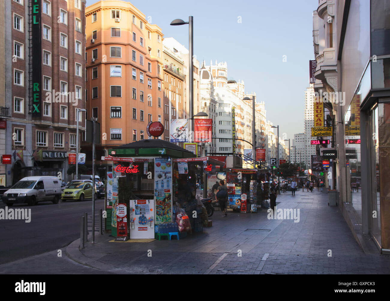 Madrid gran via shops hi-res stock photography and images - Alamy