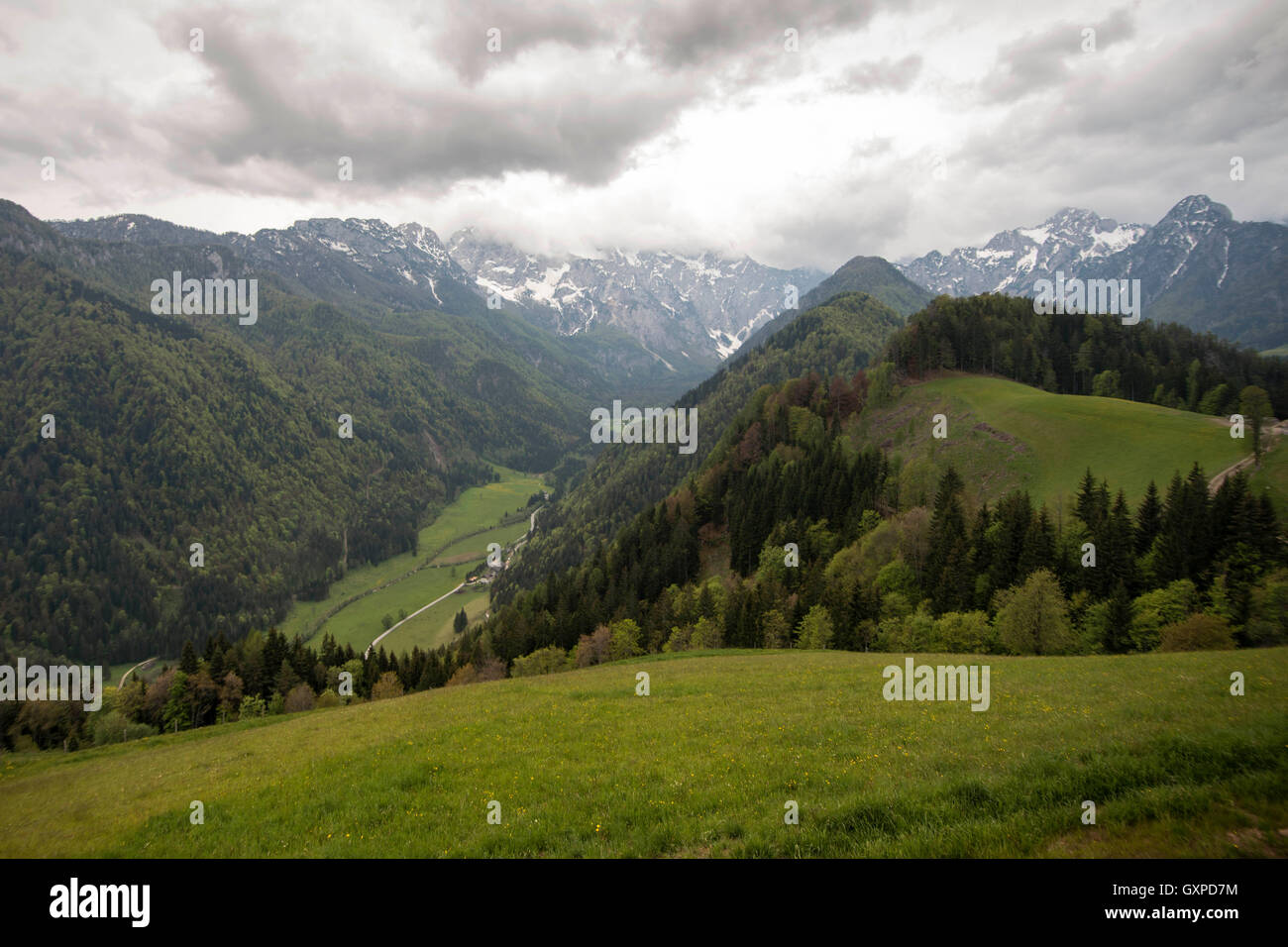 Alpine mountain scenery hi-res stock photography and images - Alamy