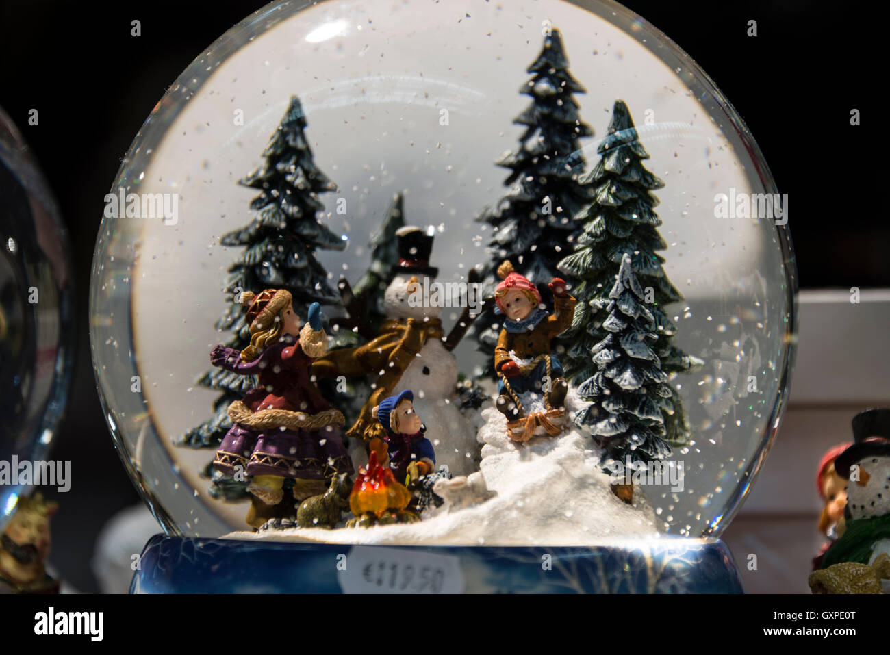 Christmas glass dome hires stock photography and images Alamy