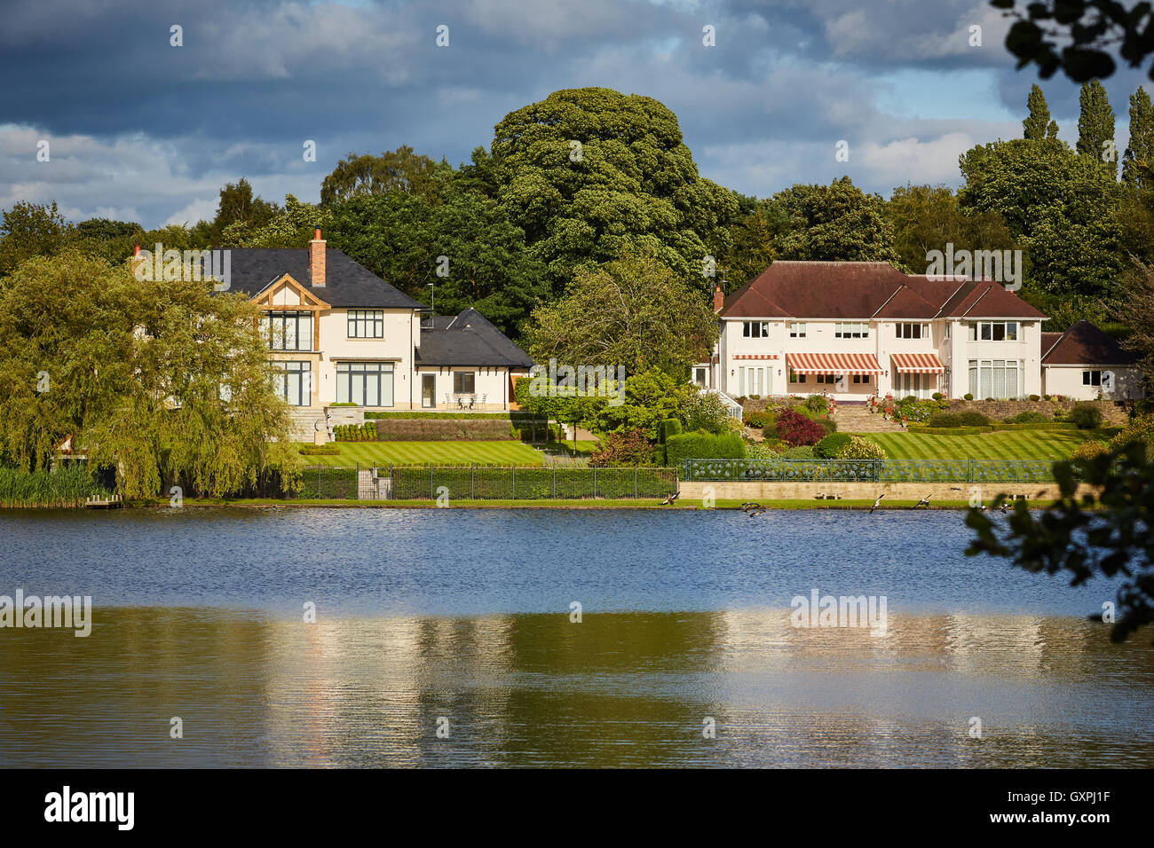 Knutsford Mere luxury houses Quality deluxe luxury posh well hiclass