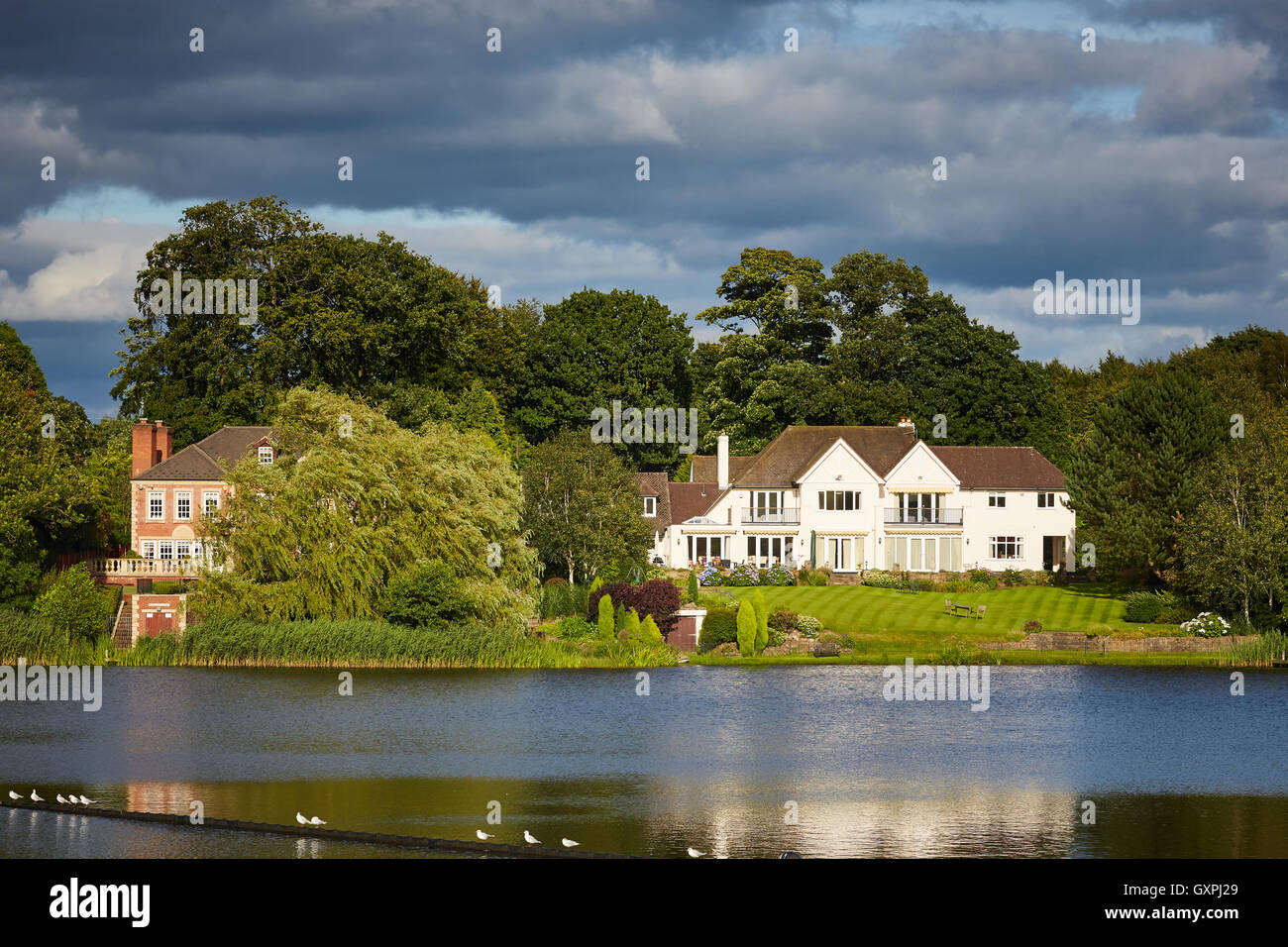 Knutsford Mere luxury houses Quality deluxe luxury posh well hiclass