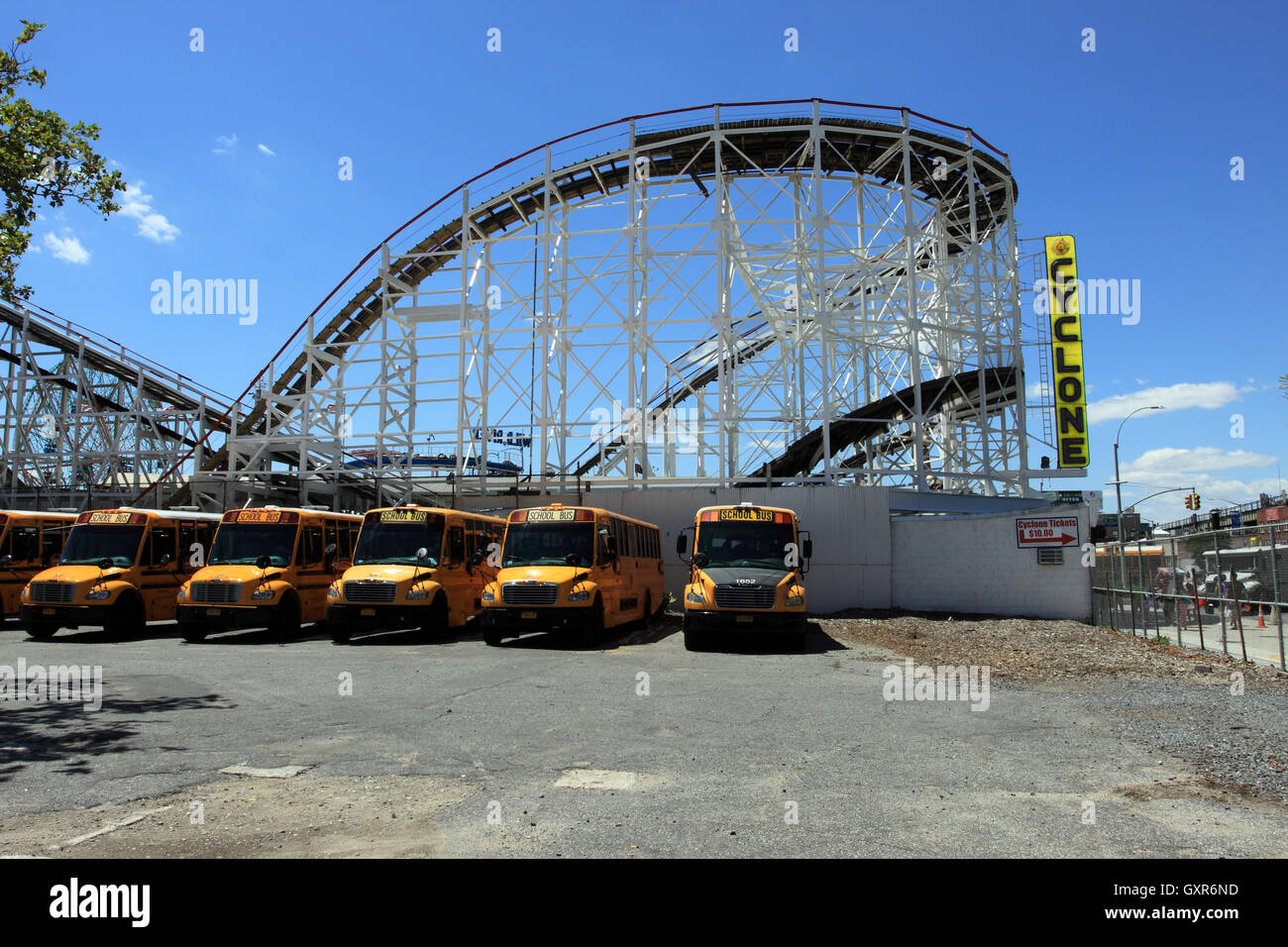 Coney Island's iconic Cyclone roller coaster to celebrate its 85th anniversary with 25-cent rides on Saturday – New York Daily News