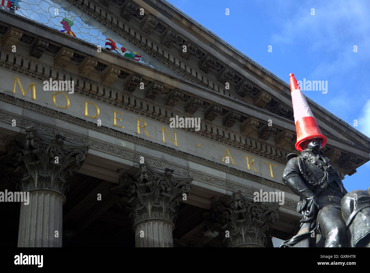 Glasgow Museum of Modern Art iconic cone head basks in the sun, Duke of