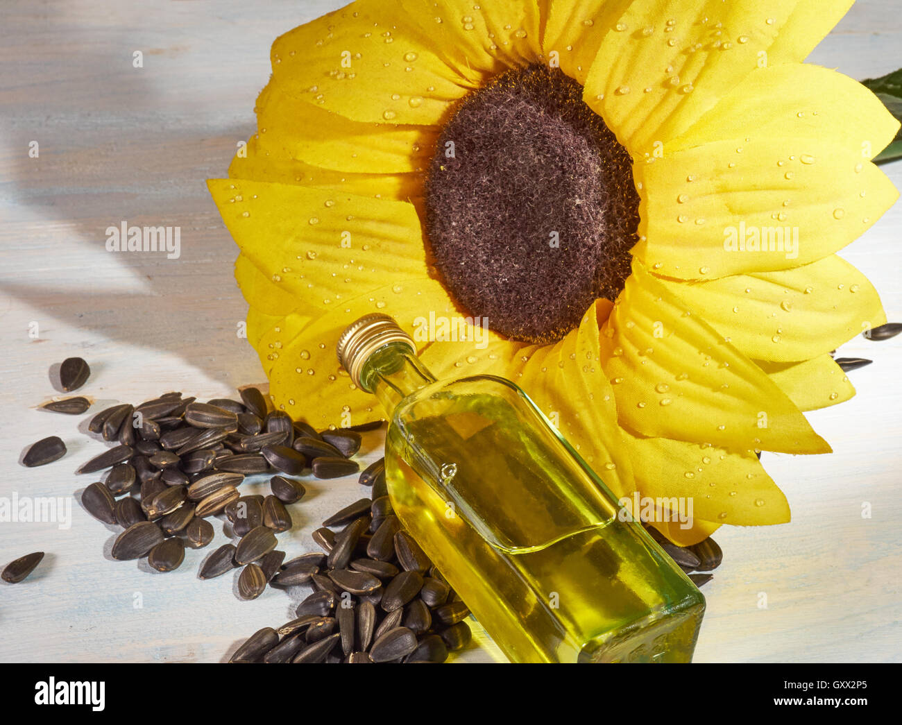 Sunflower oil seed in container hi-res stock photography and images - Alamy
