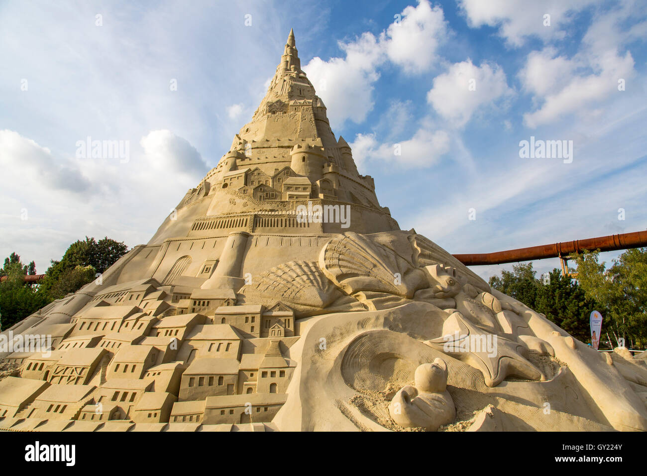 Sandburg at the Landschaftspark Duisburg, world record attempt for the