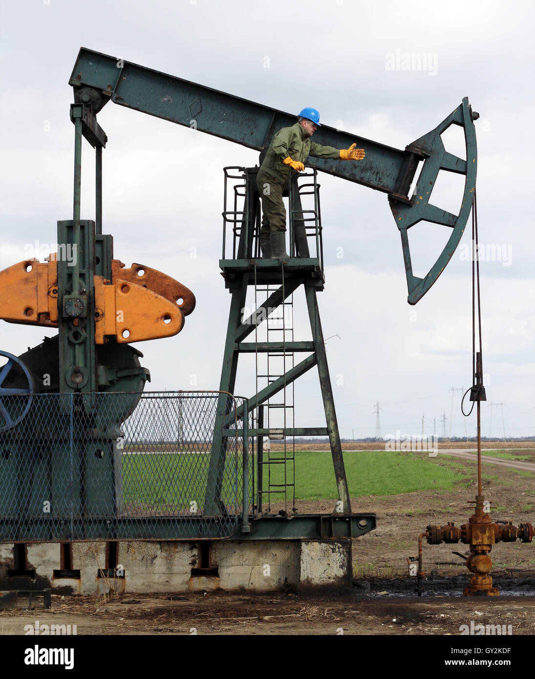 Pump jack hires stock photography and images Alamy