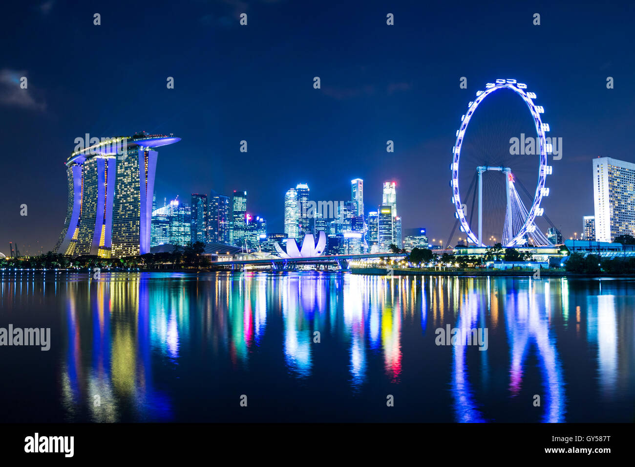 Office building night full hi-res stock photography and images - Alamy