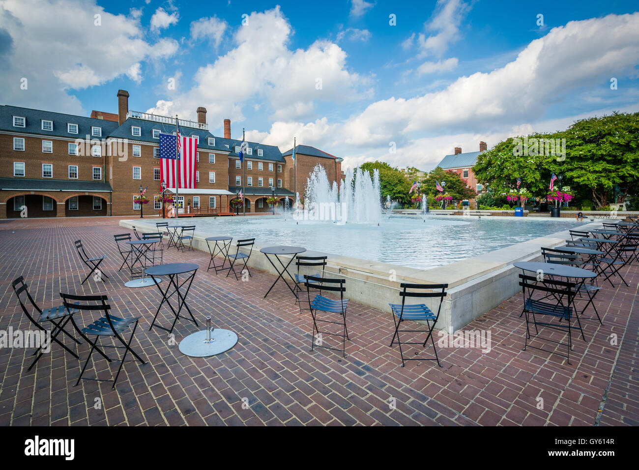 Fountains and City Hall, at Market Square, in Old Town, Alexandria
