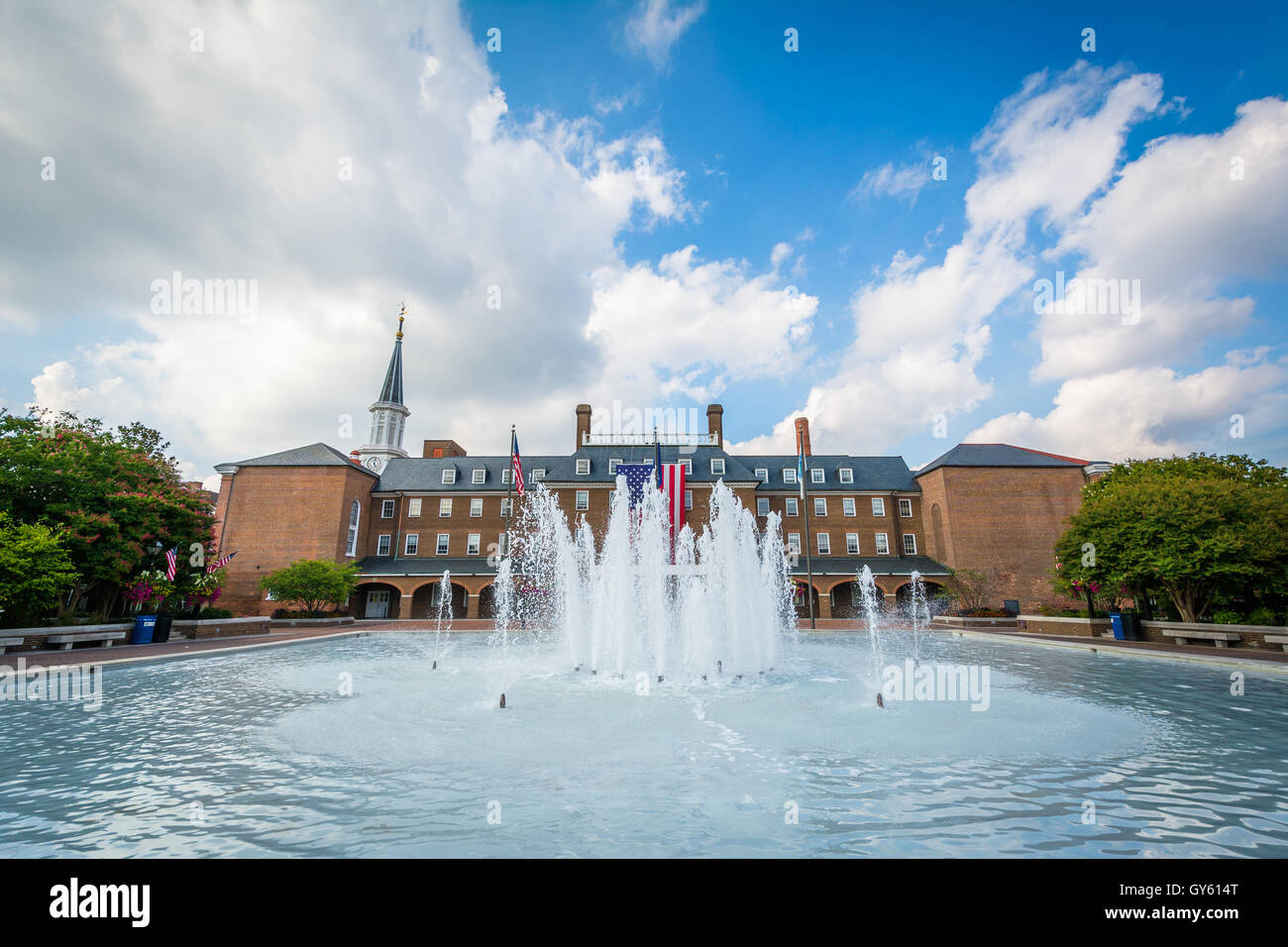 Fountains and City Hall, at Market Square, in Old Town, Alexandria