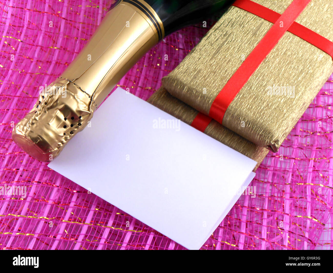 Golden luxury gift box hi-res stock photography and images - Alamy