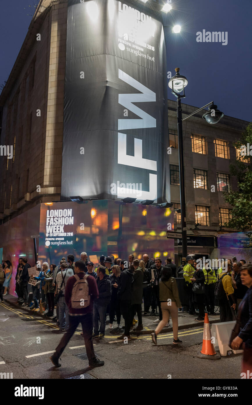 London, UK.  17 September 2016.  Animal activists and anti-fur campaigners stage an evening protest outside London Fashion Week's home in Brewer Street, Soho.  Credit:  Stephen Chung / Alamy Live News Stock Photo