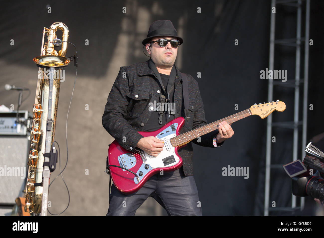 Chicago, Illinois, USA. 17th Sep, 2016. JAMES KING of Fitz & the ...