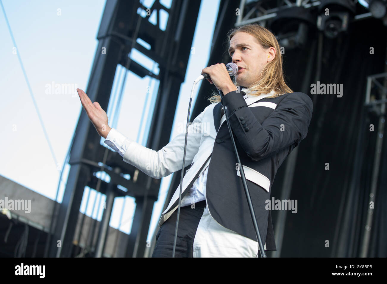Chicago, Illinois, USA. 17th Sep, 2016. HOWLIN' PELLE ALMQVIST (PER ALMQVIST) of The Hives performs live at Douglas Park during Riot Fest in Chicago, Illinois Credit:  Daniel DeSlover/ZUMA Wire/Alamy Live News Stock Photo