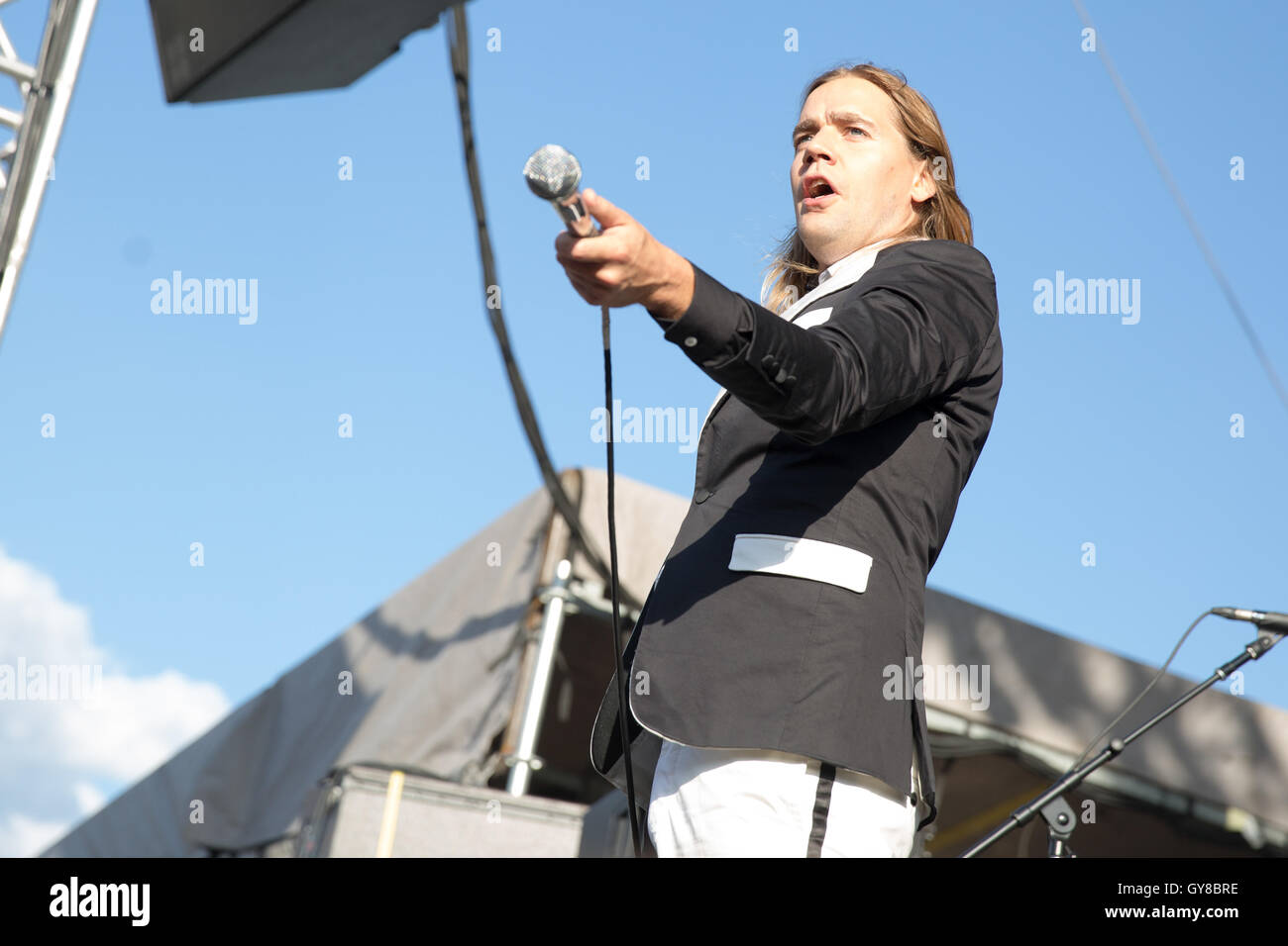 Chicago, Illinois, USA. 17th Sep, 2016. HOWLIN' PELLE ALMQVIST (PER ALMQVIST) of The Hives performs live at Douglas Park during Riot Fest in Chicago, Illinois Credit:  Daniel DeSlover/ZUMA Wire/Alamy Live News Stock Photo
