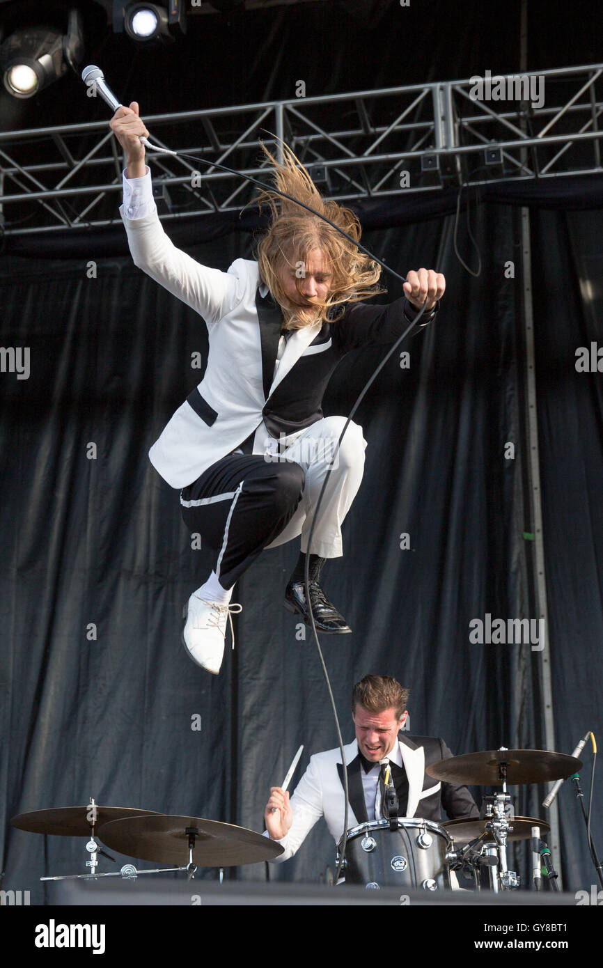 Chicago, Illinois, USA. 17th Sep, 2016. HOWLIN' PELLE ALMQVIST (PER ALMQVIST) and CHRIS DANGEROUS (CHRISTIAN GRAHN)of The Hives performs live at Douglas Park during Riot Fest in Chicago, Illinois Credit:  Daniel DeSlover/ZUMA Wire/Alamy Live News Stock Photo