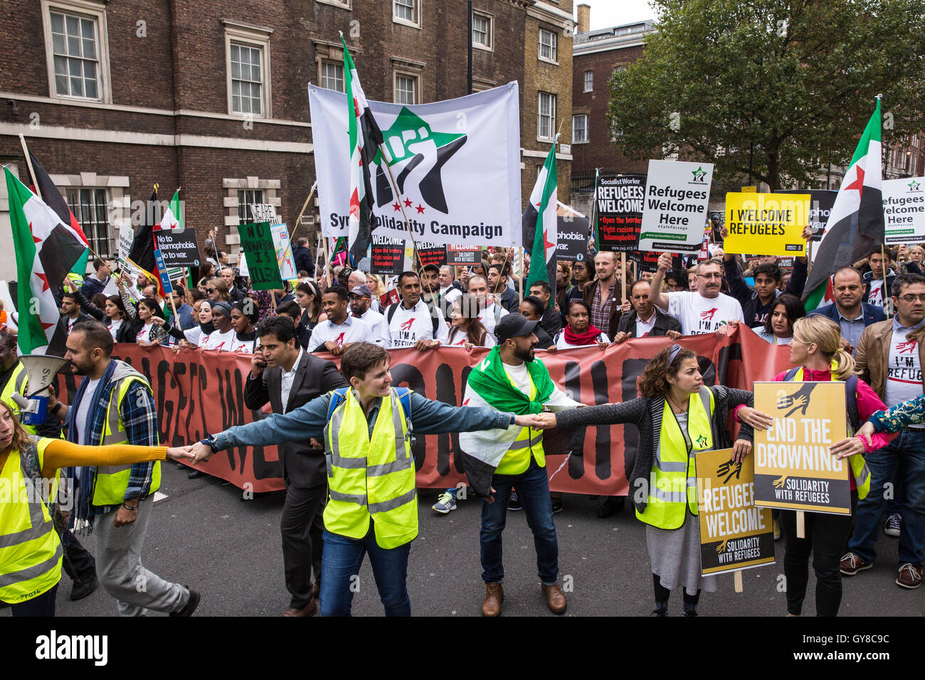 Refugee Rally London, UK. 17th September, 2016. Thousands attend a march and rally ...