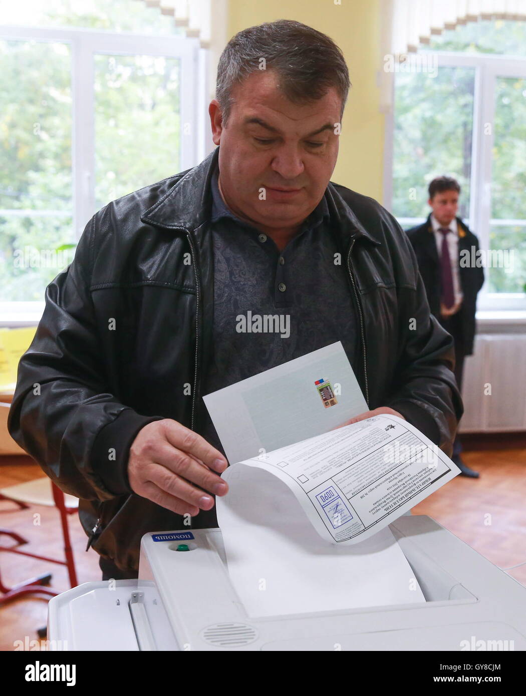 Serdyukov took up the new: the ex-Minister of Defense moved to Russian Technologies 15.11.2013 Serdyukov took up the new: the ex-Minister of Defense moved to Russian Technologies 15.11.2013