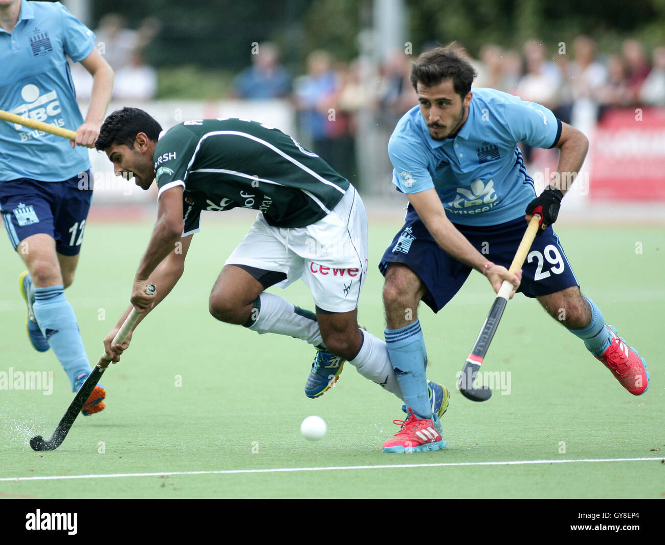 Waterloo, Belgium. 18th Sep, 2016. Honor Men National League: Panchia  Jaredkiran and Solano Pol in game action. Credit: Leonardo Hugo  Cavallo/Alamy Live News Stock Photo - Alamy