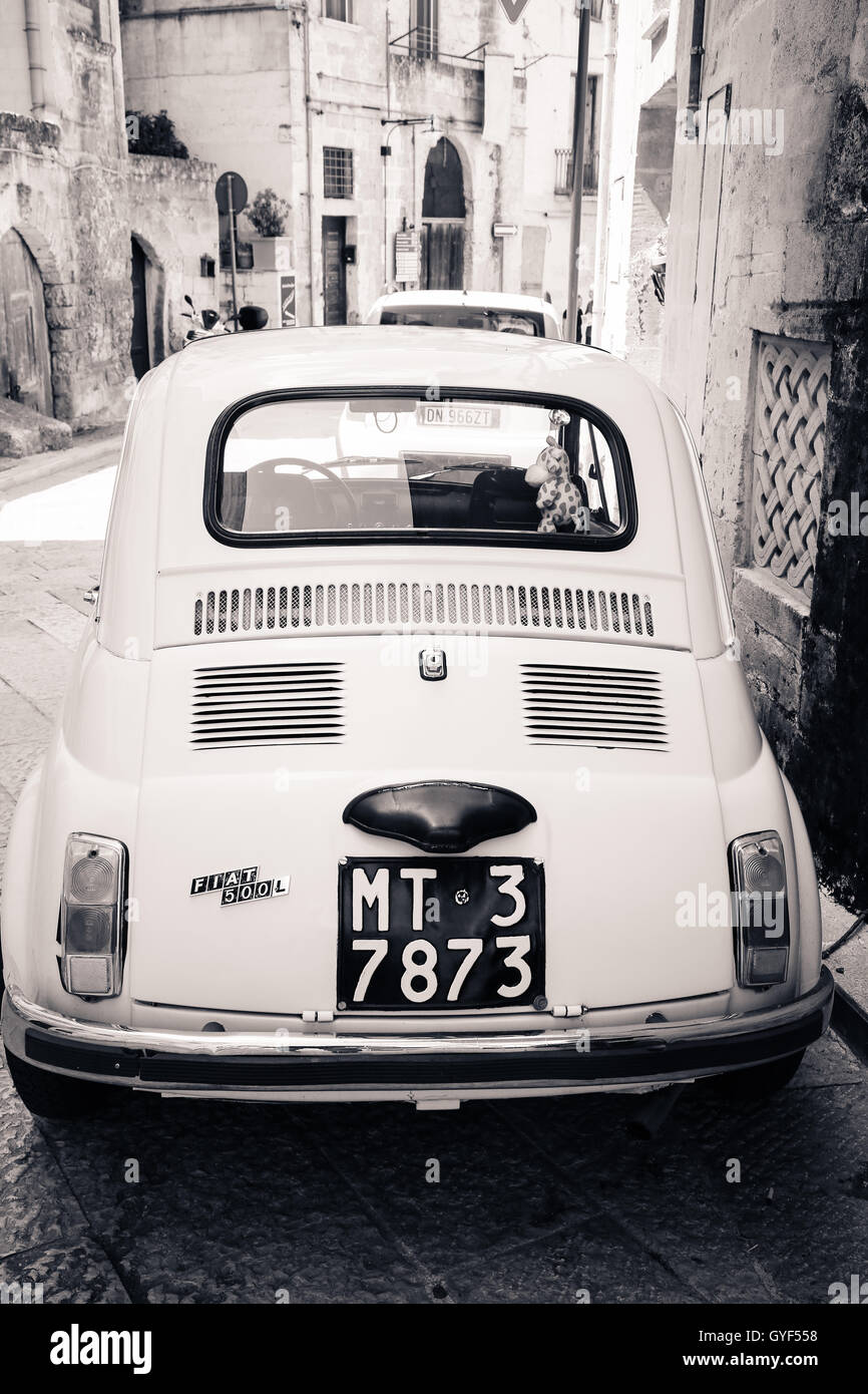 Fiat 500 rome hi-res stock photography and images - Alamy