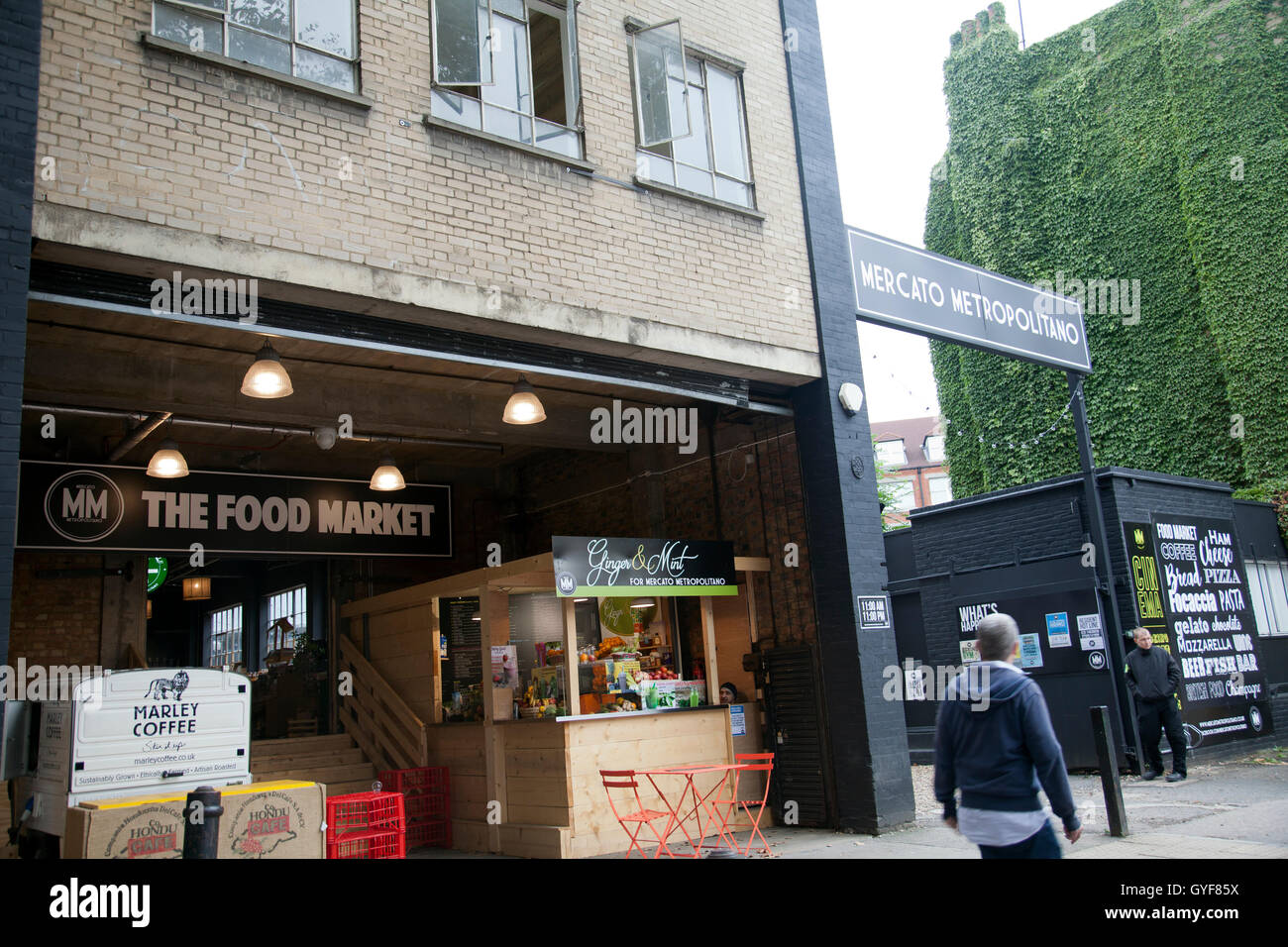 Mercato Metropolitano Italian Farmers Market on Newington Causeway in SE1 - London UK Stock Photo