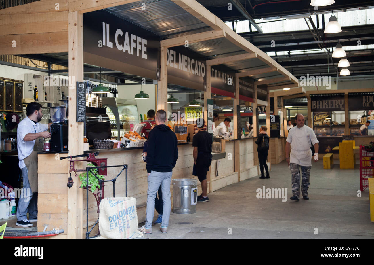 Mercato Metropolitano Italian Farmers Market on Newington Causeway in SE1 - London UK Stock Photo