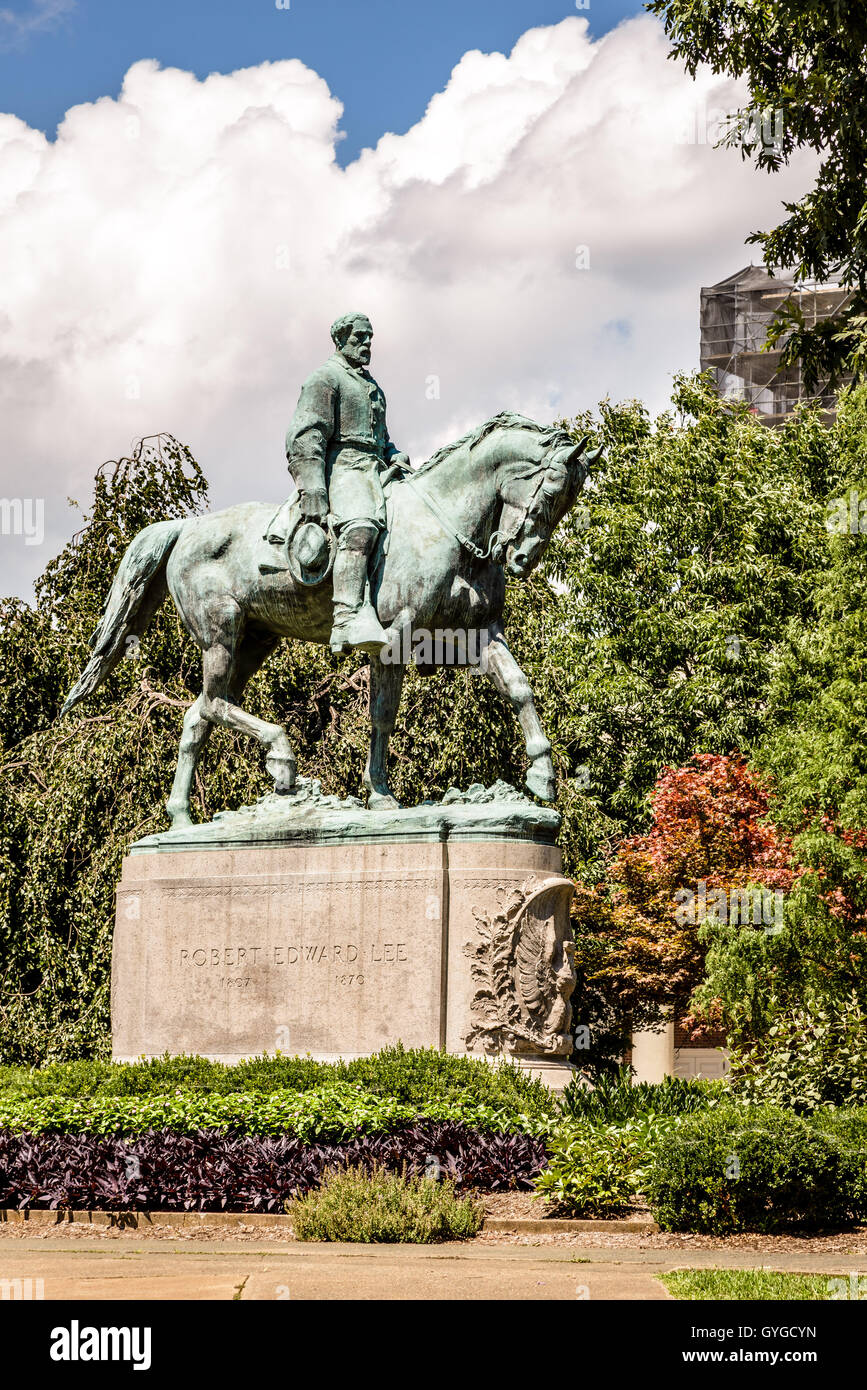 Robert lee statue charlottesville hires stock photography and images