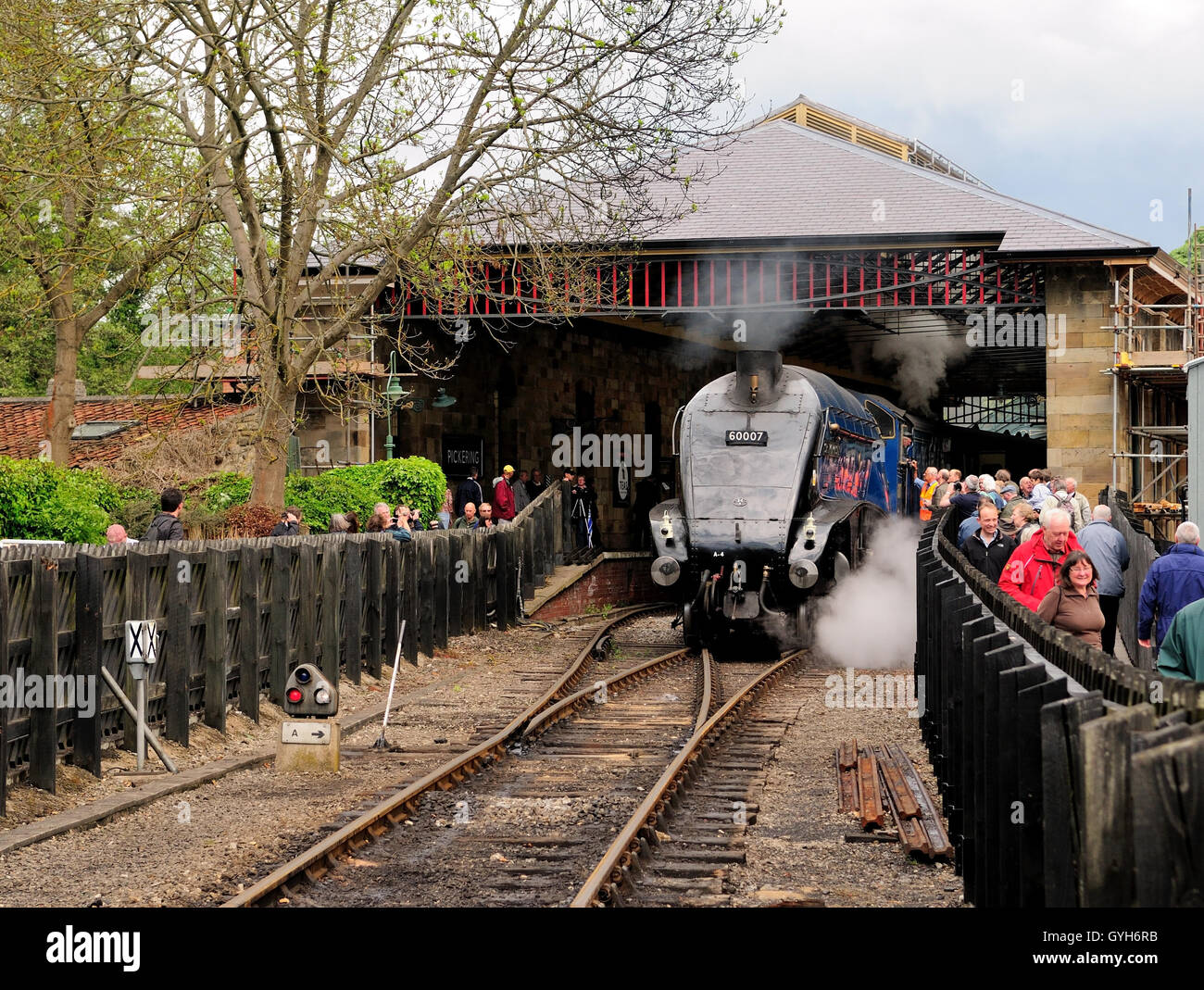 LNER Class A4 Pacific No 60007 "Sir Nigel Gresley" at Pickering station ...