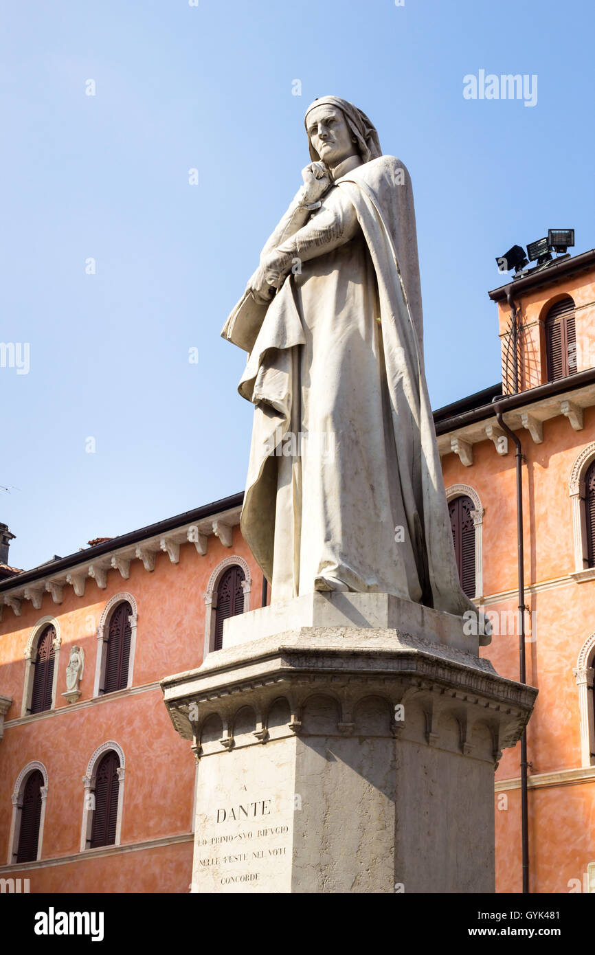 Statue of poet dante alighieri hi-res stock photography and images - Alamy