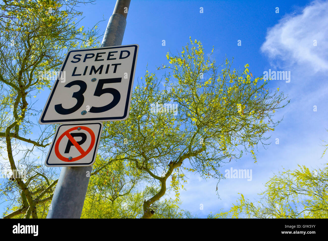 Pole mounted signage hi-res stock photography and images - Alamy