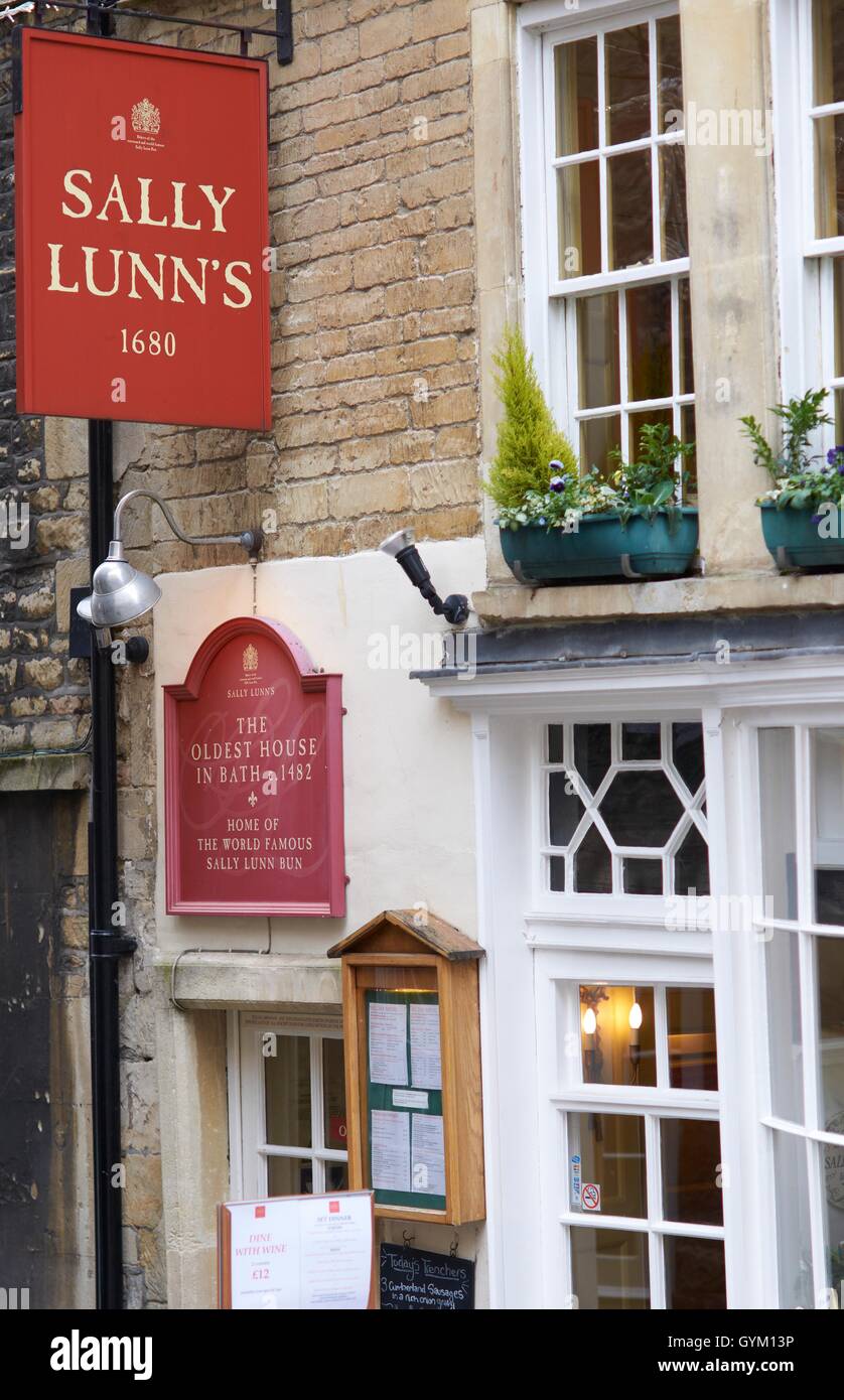 Historic Sally Lunn's cafe in Bath, Somerset, England. Reputed to be the Oldest house in Bath. Stock Photo