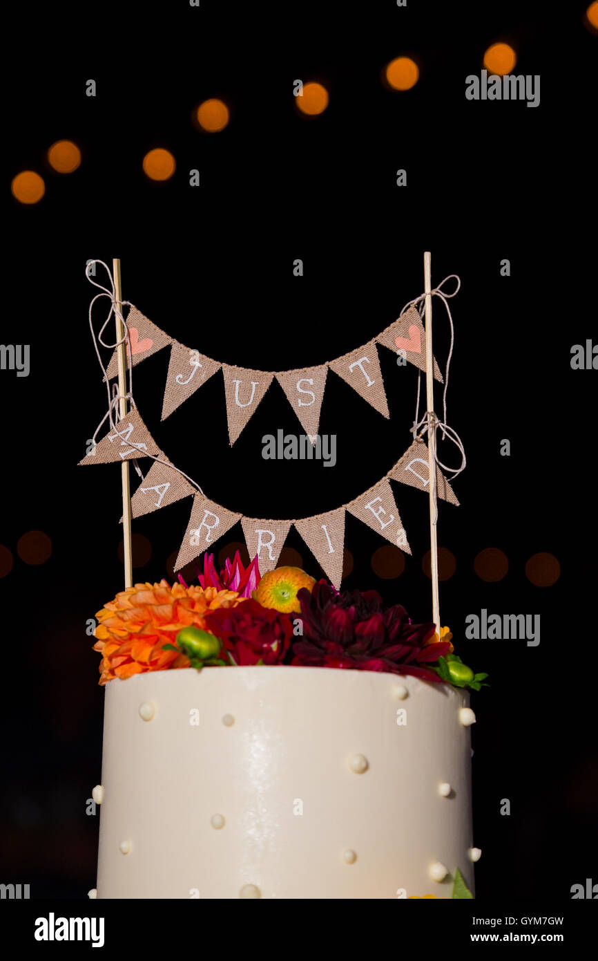 Just Married Cake Topper Stock Photo - Alamy