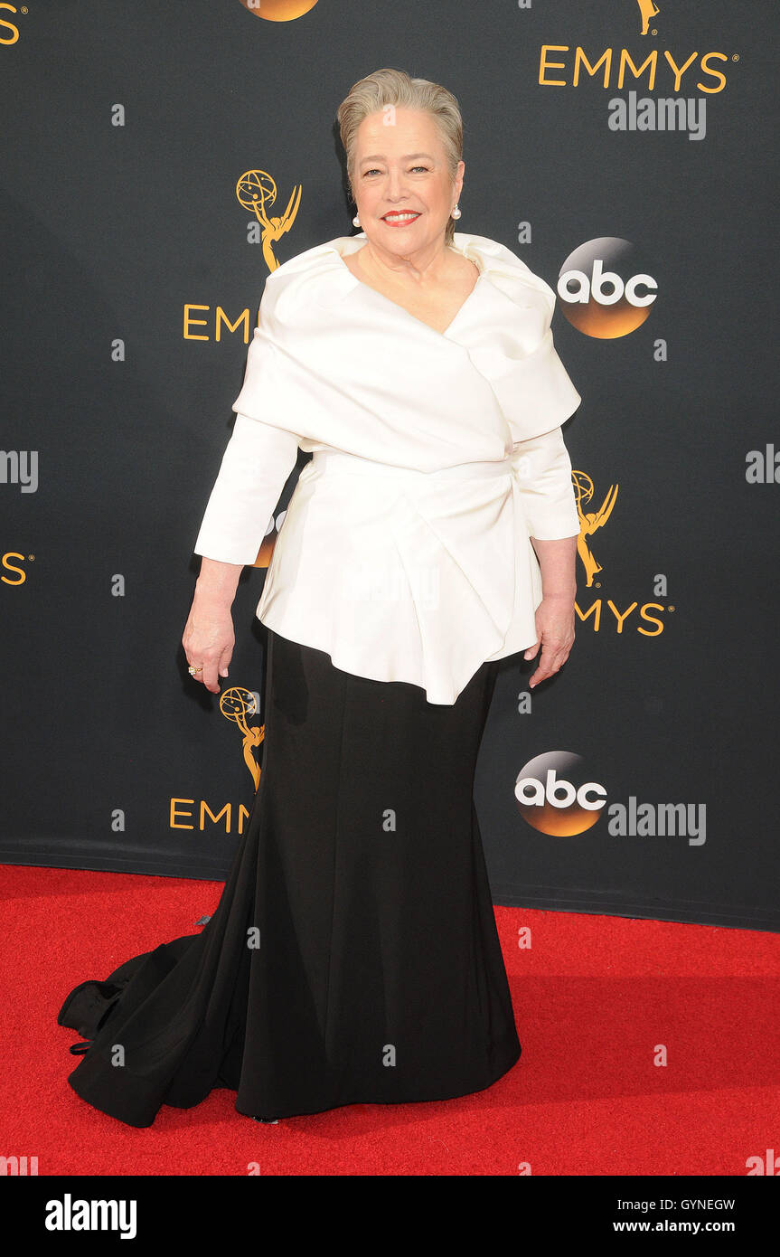 Los Angeles, California, USA. 18th Sep, 2016. September 18th 2016 - Los Angeles California USA - Actress KATHY BATES at the 68th Prime Time Emmy Awards - Arrivals held at the Microsoft Theater, Los Angeles Credit:  Paul Fenton/ZUMA Wire/Alamy Live News Stock Photo