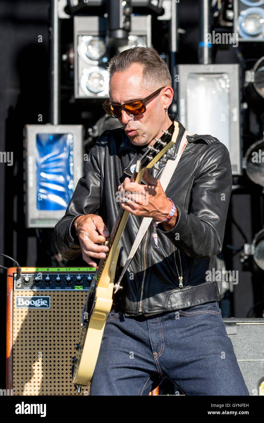 Brett gurewitz hi-res stock photography and images - Alamy