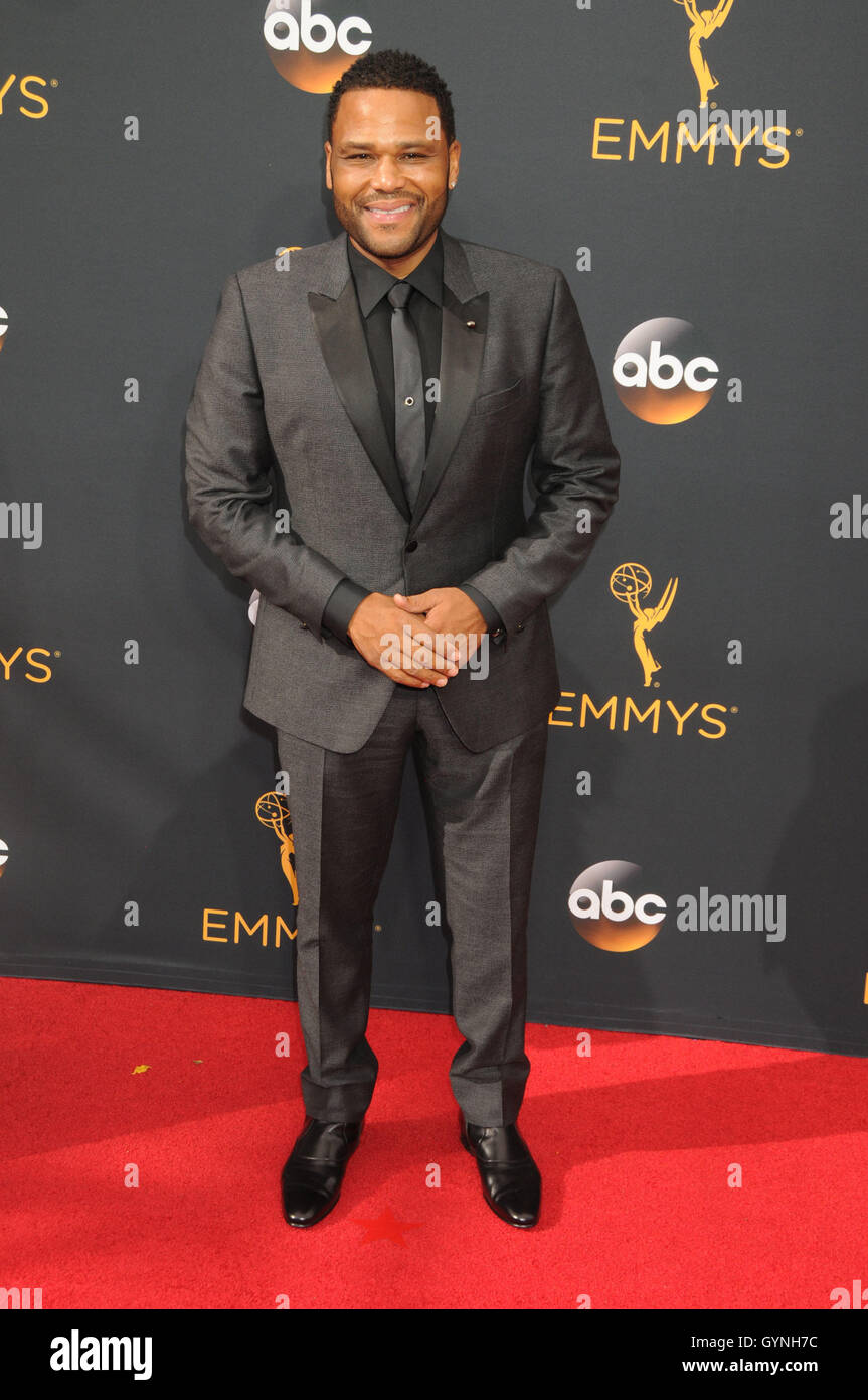 Los Angeles, California, USA. 18th Sep, 2016. September 18th 2016 - Los Angeles California USA - Actor ANTHONY ANDERSON at the 68th Prime Time Emmy Awards - Arrivals held at the Microsoft Theater, Los Angeles Credit:  Paul Fenton/ZUMA Wire/Alamy Live News Stock Photo