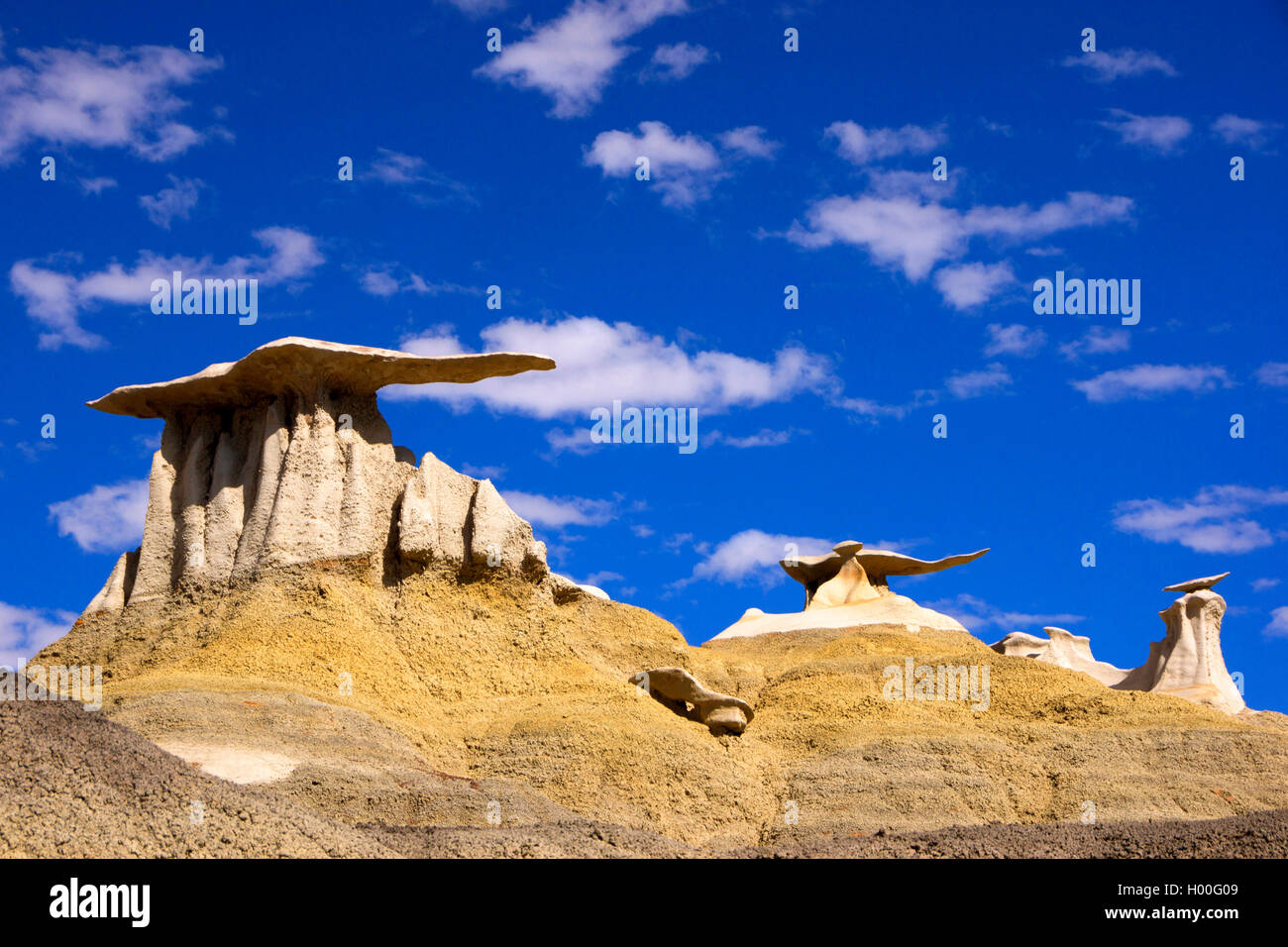 stone hats at the Valley of dreams, USA, New Mexico, Valley of Dreams Stock Photo