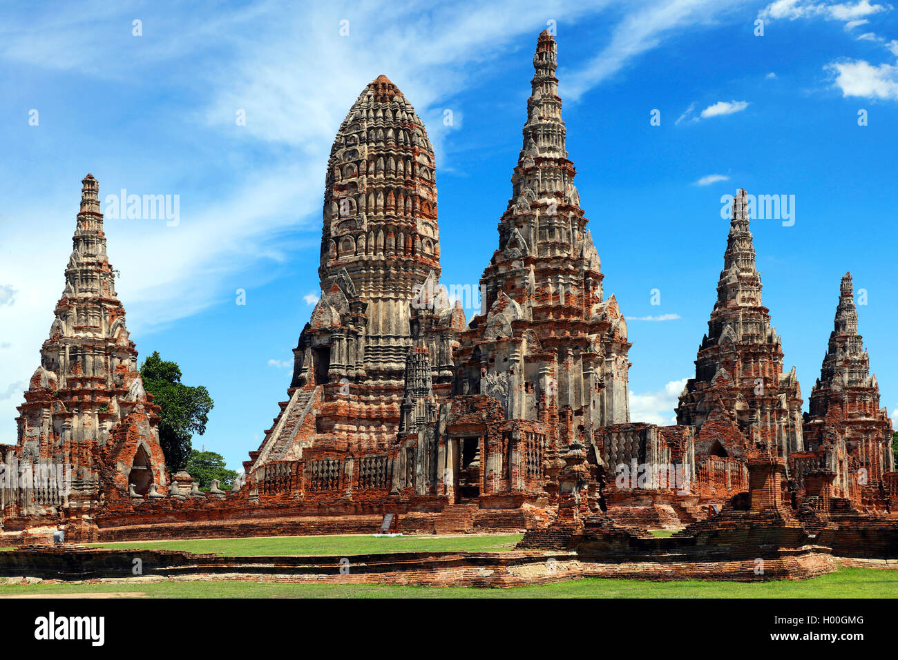 Ayutthaya tourist attractions hi-res stock photography and images - Alamy