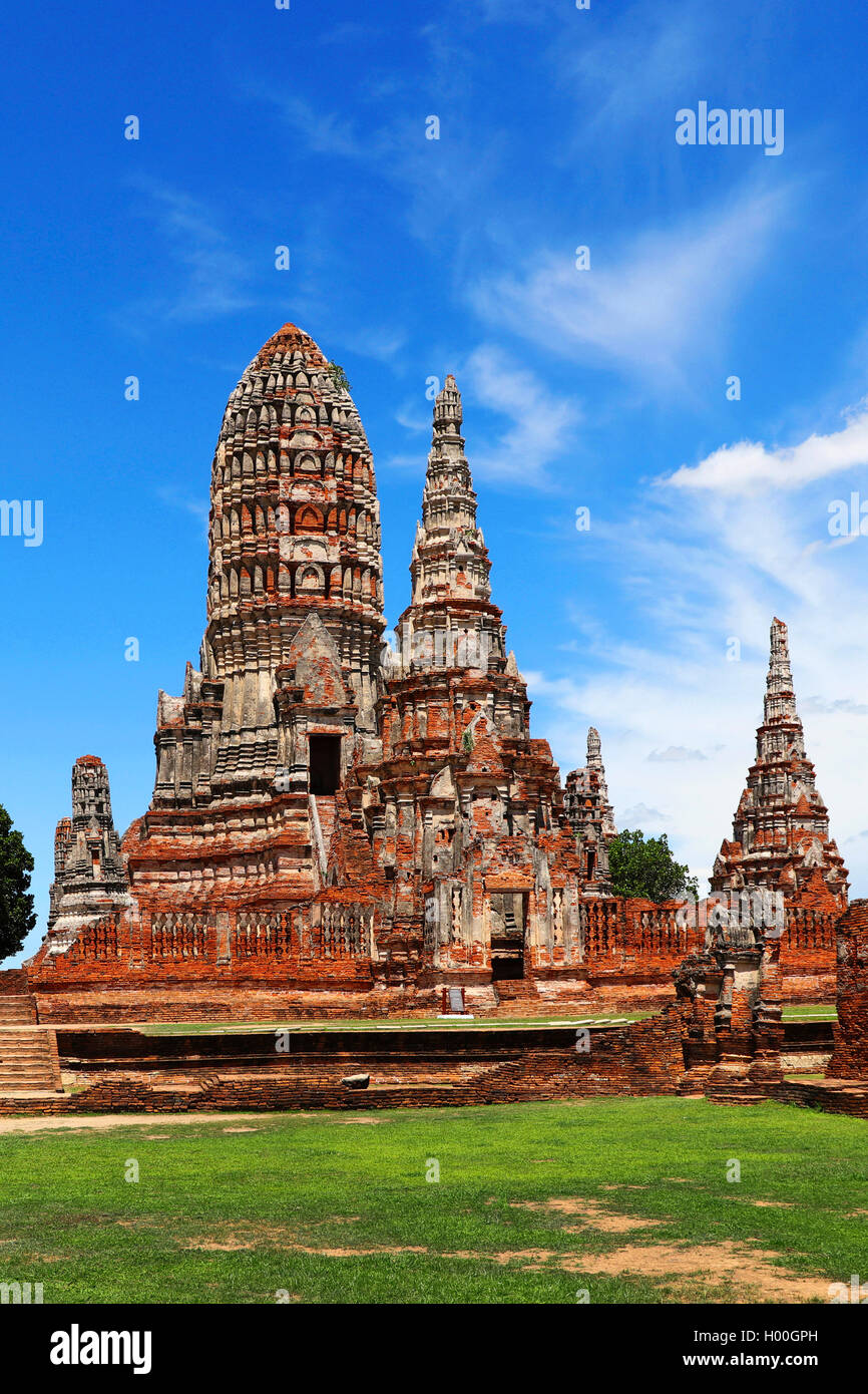 Ayutthaya temple complex hi-res stock photography and images - Alamy