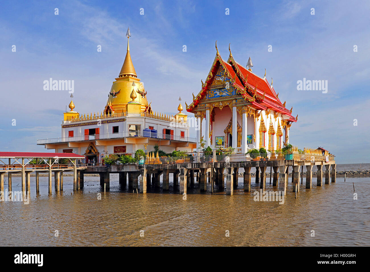 temple Wat Hong Thong, Thailand, Chachoengsao Stock Photo