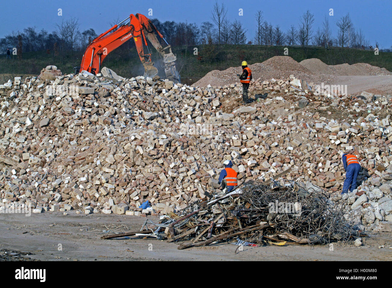 construction materials recycling after building demolition, Germany
