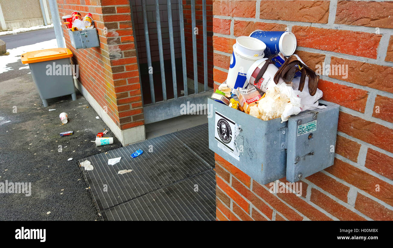 Overfull hi-res stock photography and images - Alamy