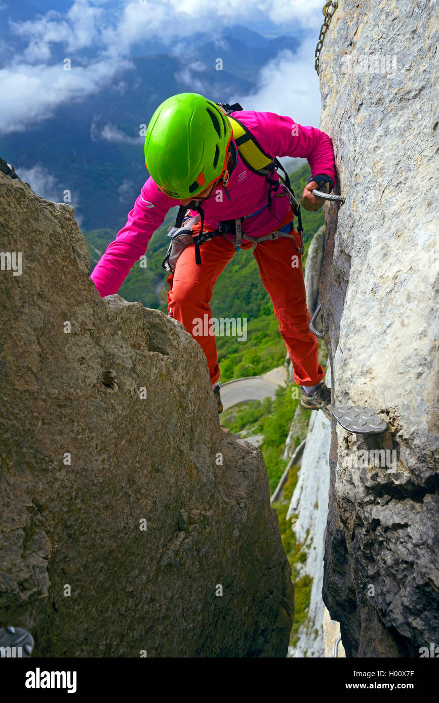 female climber at via ferrata Chironne, France, Rh¶ne-Alpes, Vercors National Park, Dieburg Stock Photo